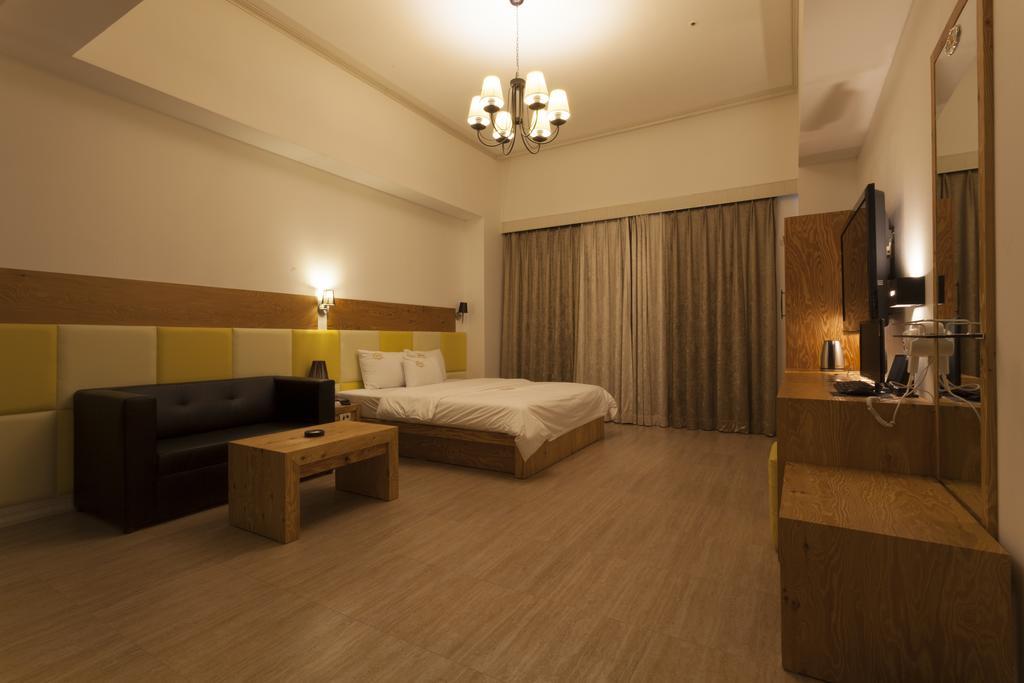 J-Top Hotel Siheung Rum bild